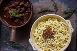 Gulasch und Spätzle Rezept